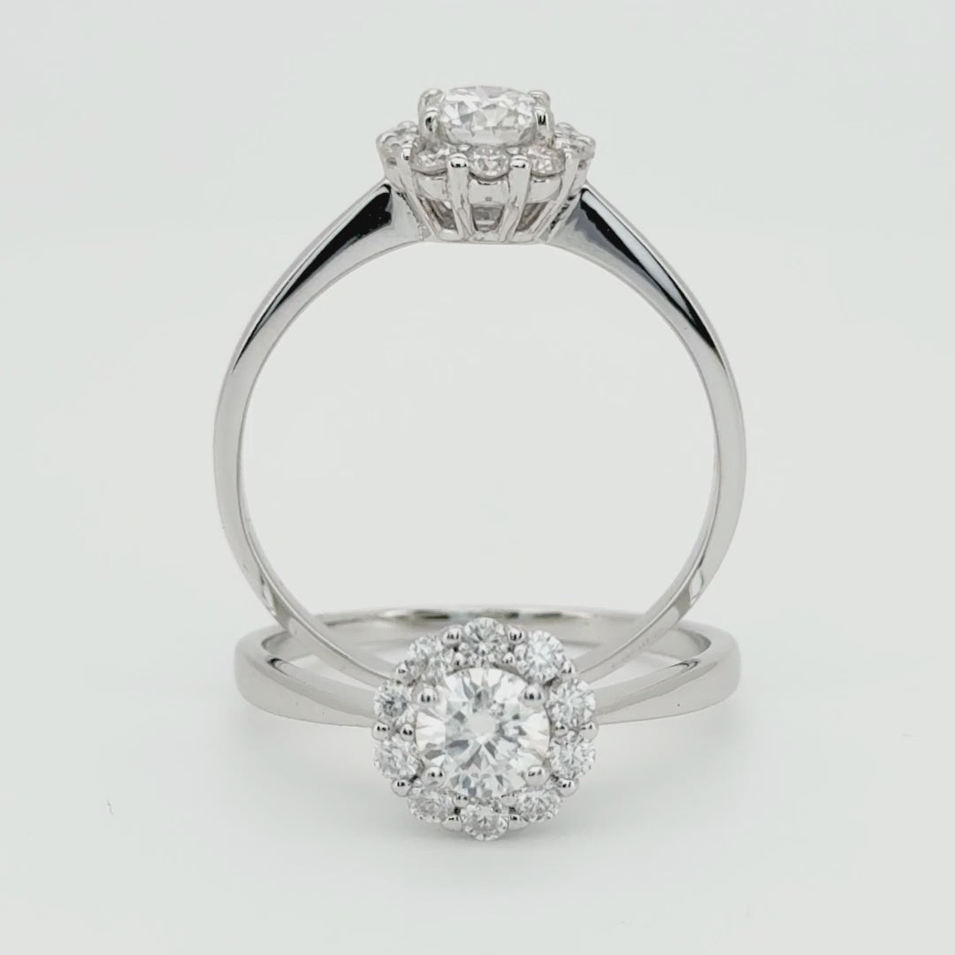 Anillo Con Halo De Brillantes