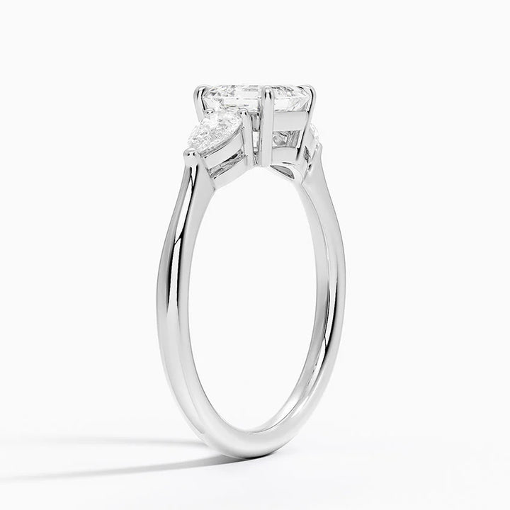 ANILLO DE COMPROMISO DE TRES PIEDRAS (1,0 +0,37 ct )PERSONALIZADOS - Asscher Cut