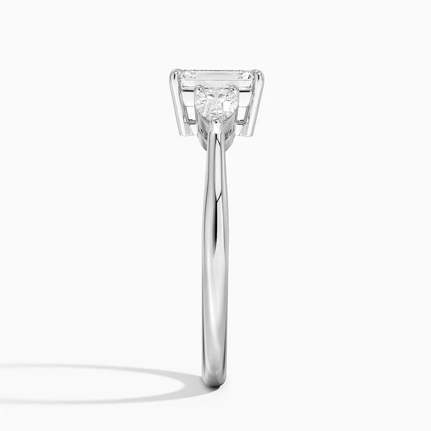 ANILLO DE COMPROMISO DE TRES PIEDRAS (1,0 +0,37 ct )PERSONALIZADOS - Emerald Cut