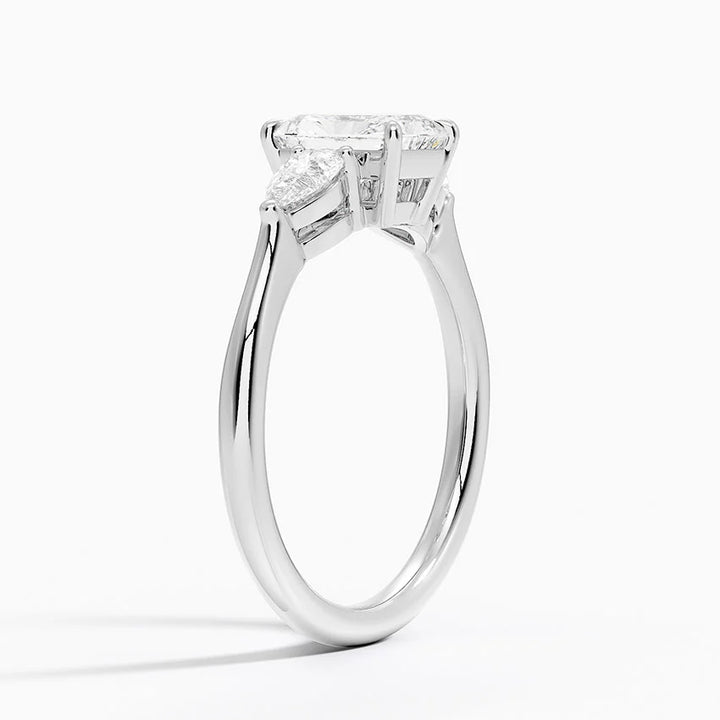 ANILLO DE COMPROMISO DE TRES PIEDRAS (1,0 +0,37 ct )PERSONALIZADOS - Radiant Cut