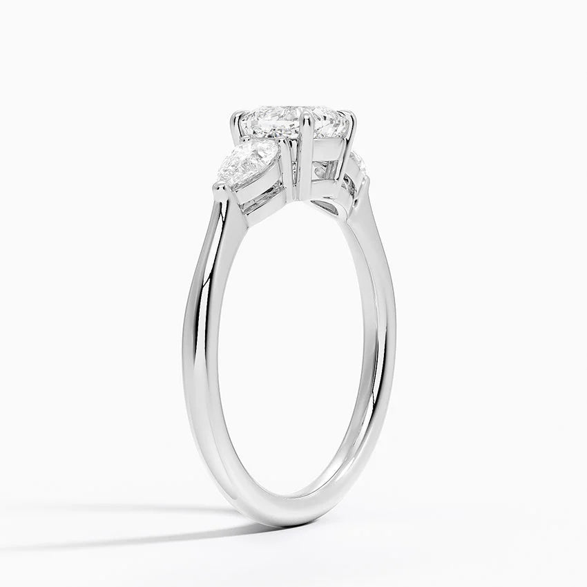 ANILLO DE COMPROMISO DE TRES PIEDRAS (1,0 +0,37 ct )PERSONALIZADOS - Cushion Cut