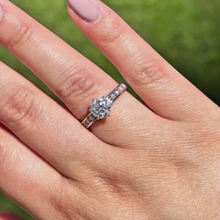 Anillo moissanitas vvs1 corte brillante clásico