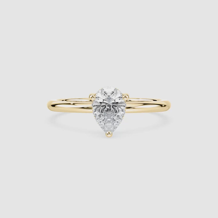 Anillo de compromiso solitario (1,0 + 0,06 ct) personalizado - Pear Cut