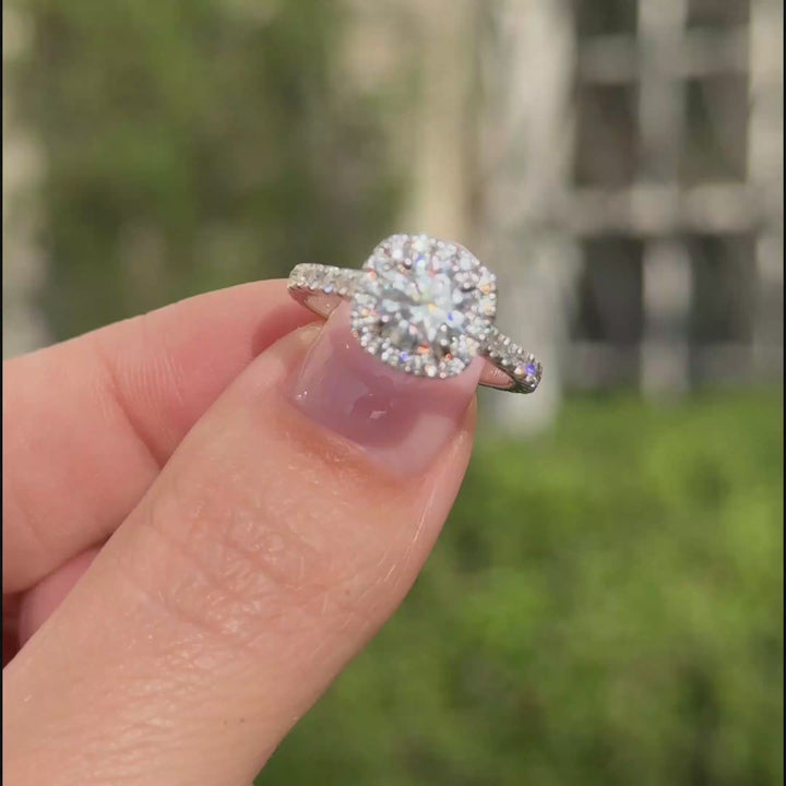 Anillo de compromiso con brillante 1 ct en halo forma Cushion