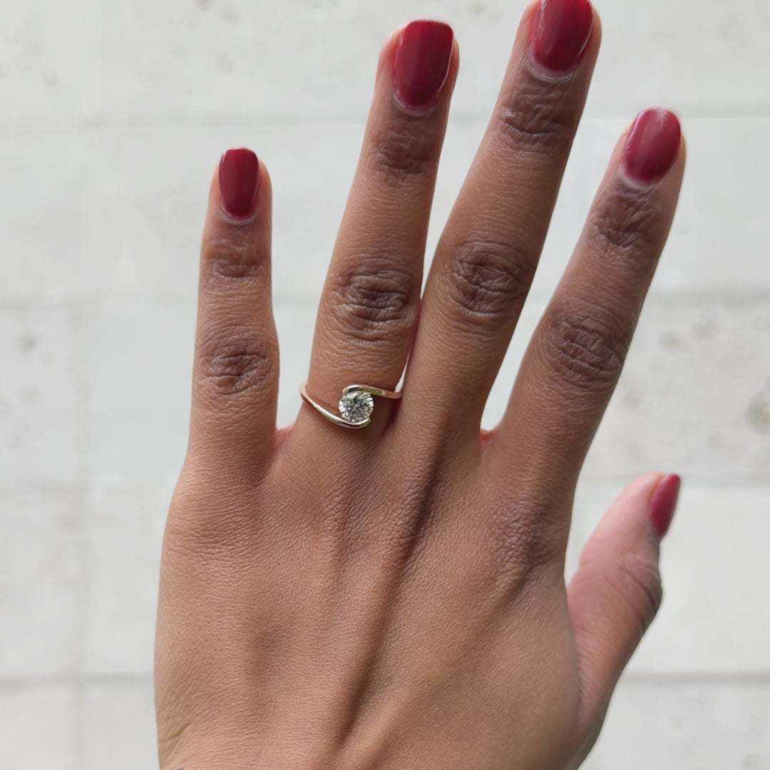 Solitario Aurum Embrace 0.5ct personalizado