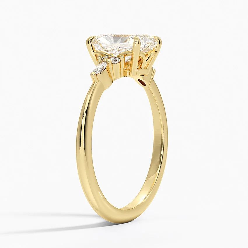 ANILLO DE COMPROMISO PETITE (1,5 + 0,11 CT) PERSONALIZADO - Radiant Cut